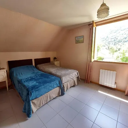 Feriehus Maison Spacieuse A : 4 Chambres, Garage, Sans Animaux - Fr-1-812-102