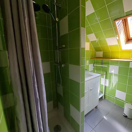 Maison Spacieuse A : 4 Chambres, Garage, Sans Animaux - Fr-1-812-102