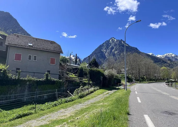 Maison Spacieuse à : 4 Chambres, Garage, Sans Animaux - Fr-1-812-102 *